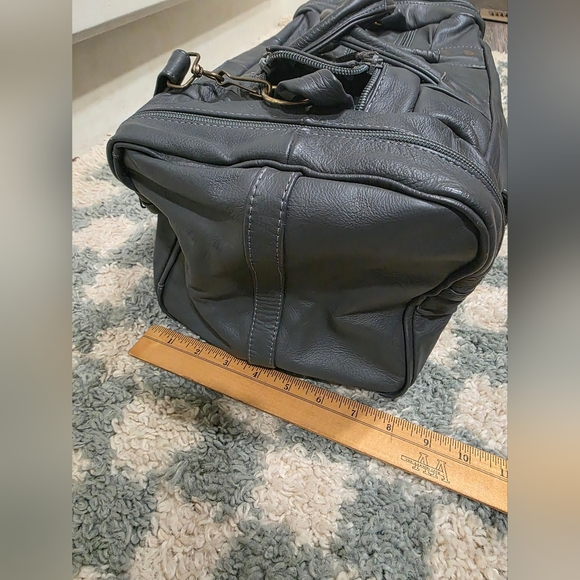 Vintage Leather Duffle Bag - Picture 7 of 7